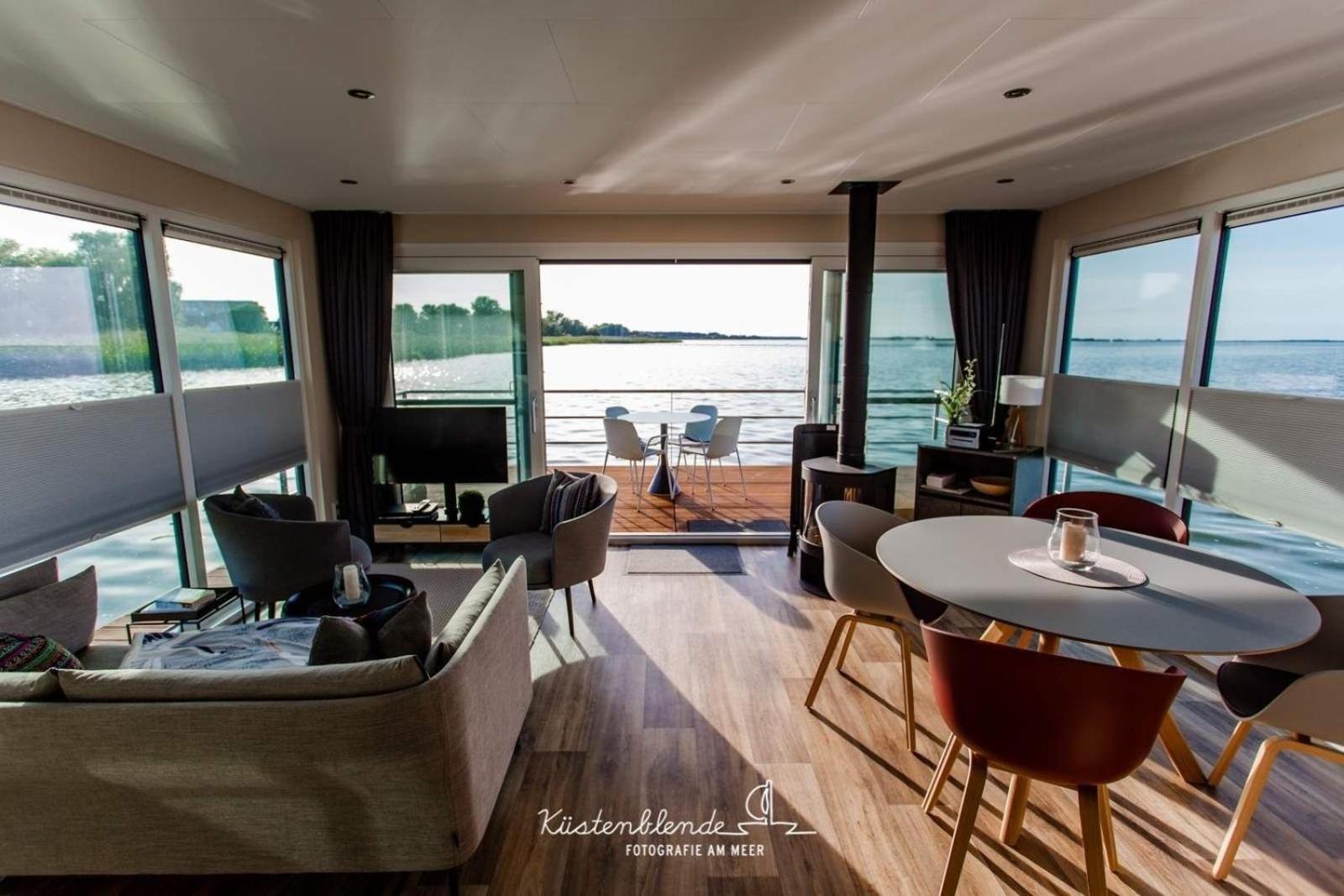 ホテル Hausboot Kranichnest リーブニッツ・ダムガルテン エクステリア 写真