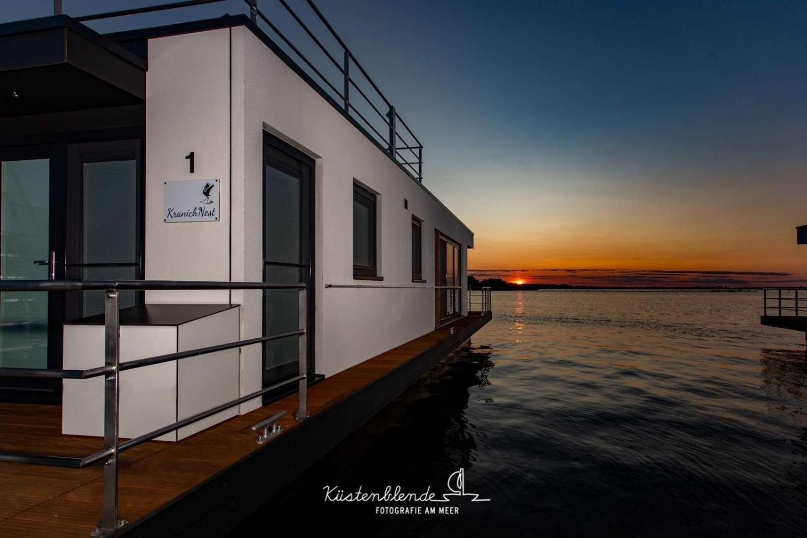 ホテル Hausboot Kranichnest リーブニッツ・ダムガルテン エクステリア 写真
