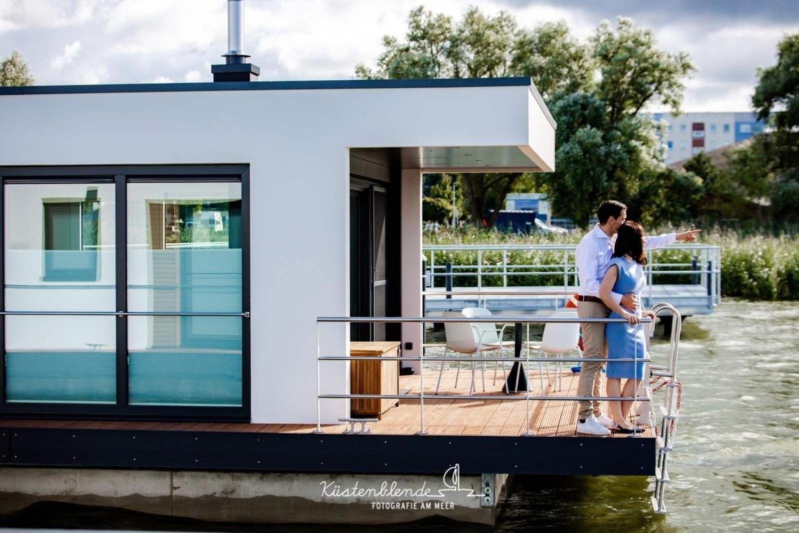 ホテル Hausboot Kranichnest リーブニッツ・ダムガルテン エクステリア 写真